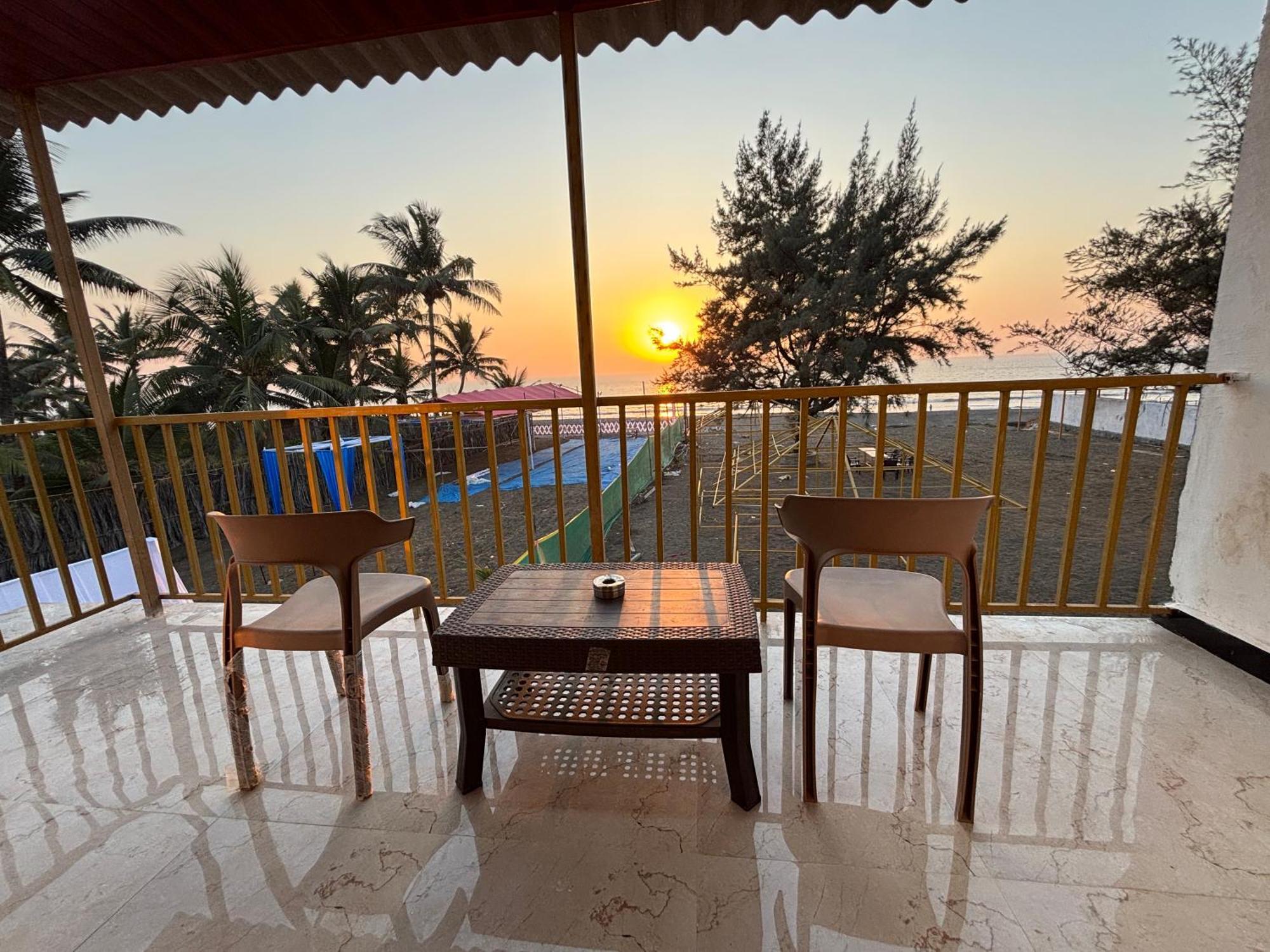 Sea Royal Rooms And Cafe Virar ภายนอก รูปภาพ