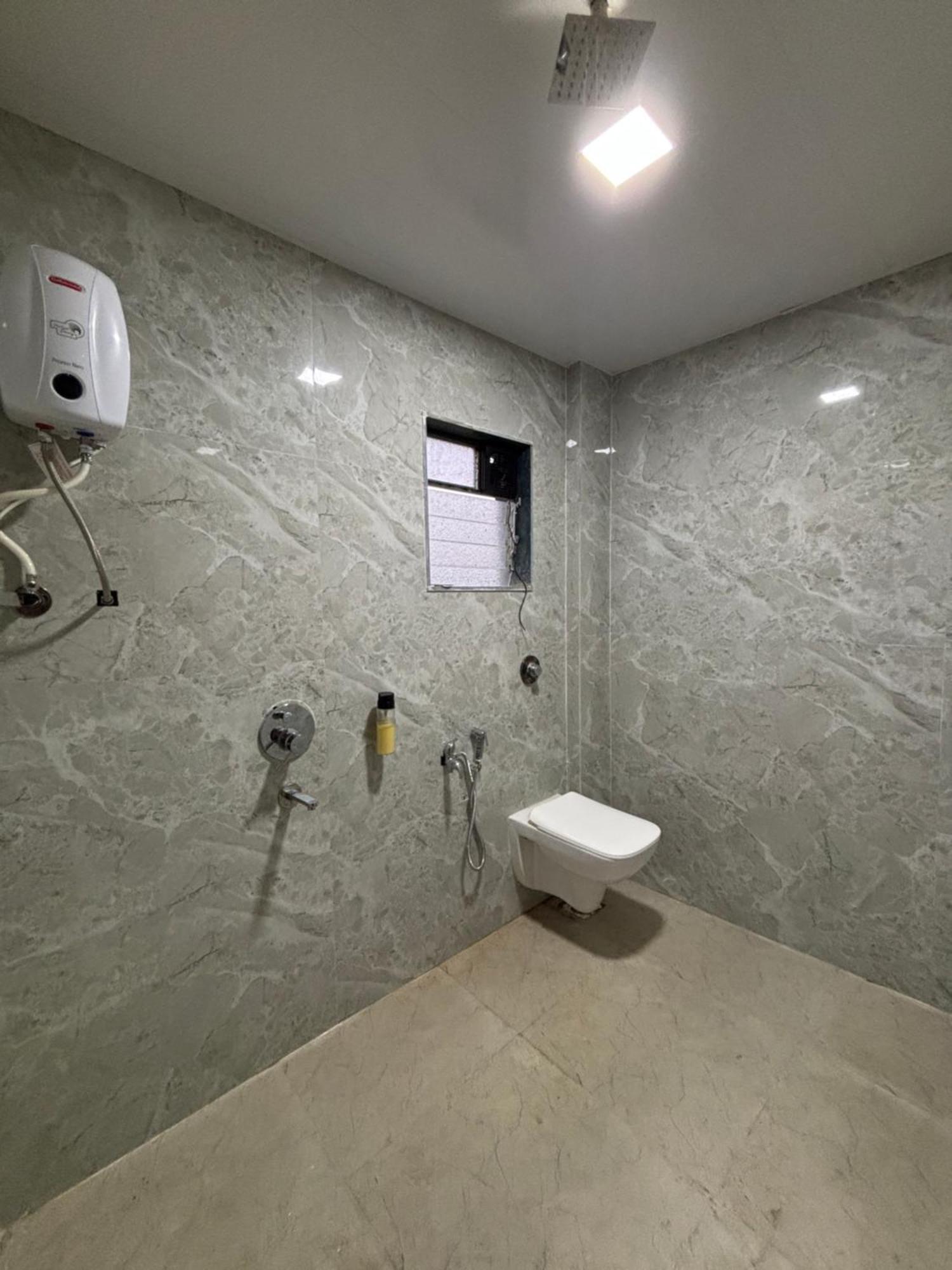 Sea Royal Rooms And Cafe Virar ภายนอก รูปภาพ