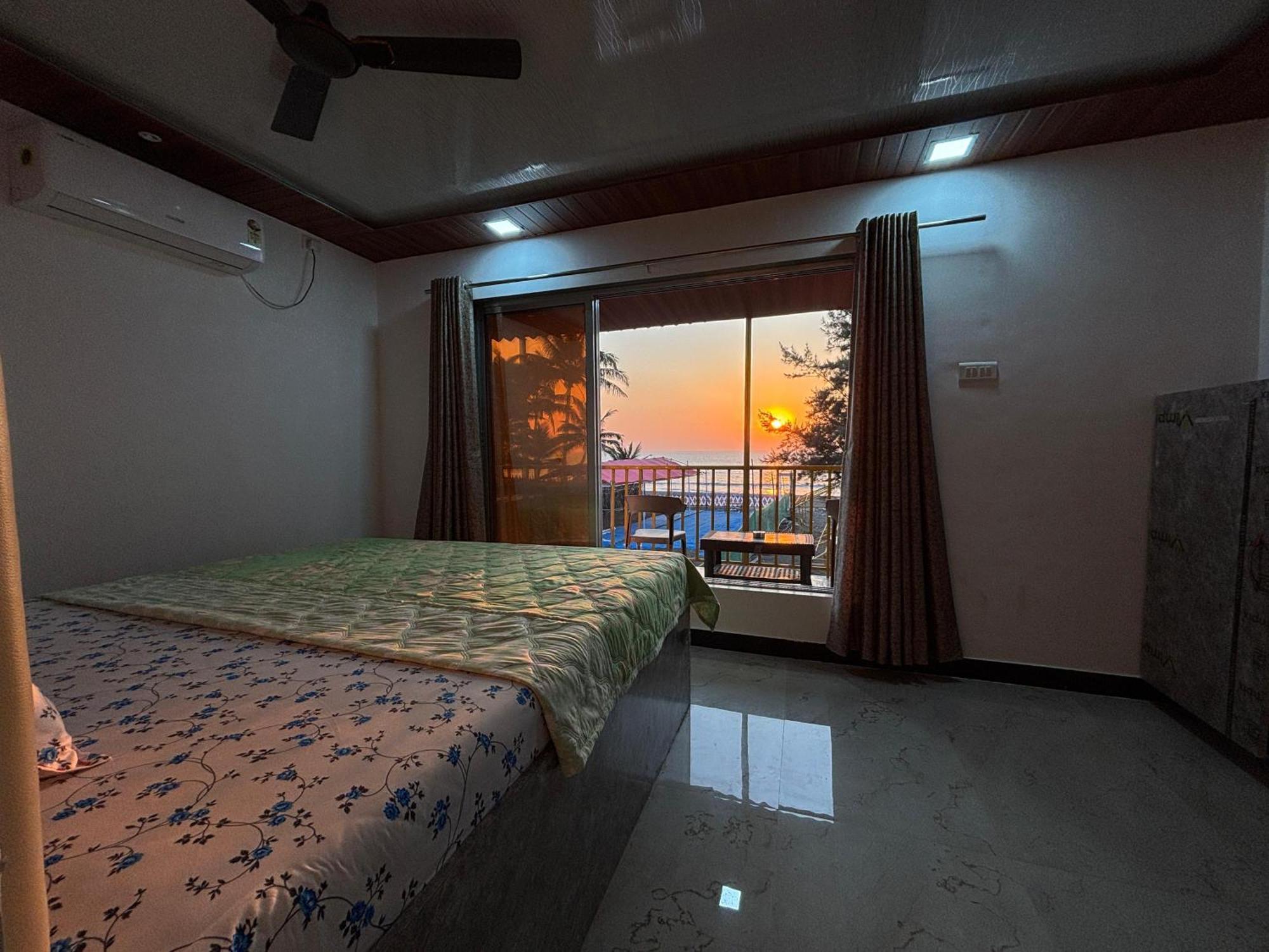 Sea Royal Rooms And Cafe Virar ภายนอก รูปภาพ